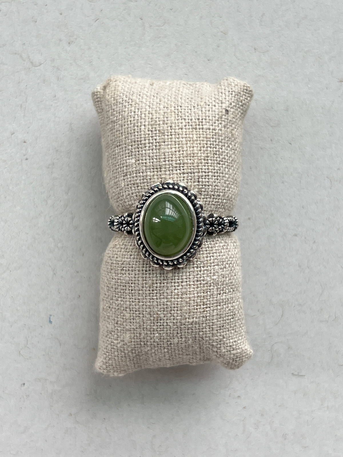 OVAL JADE RING