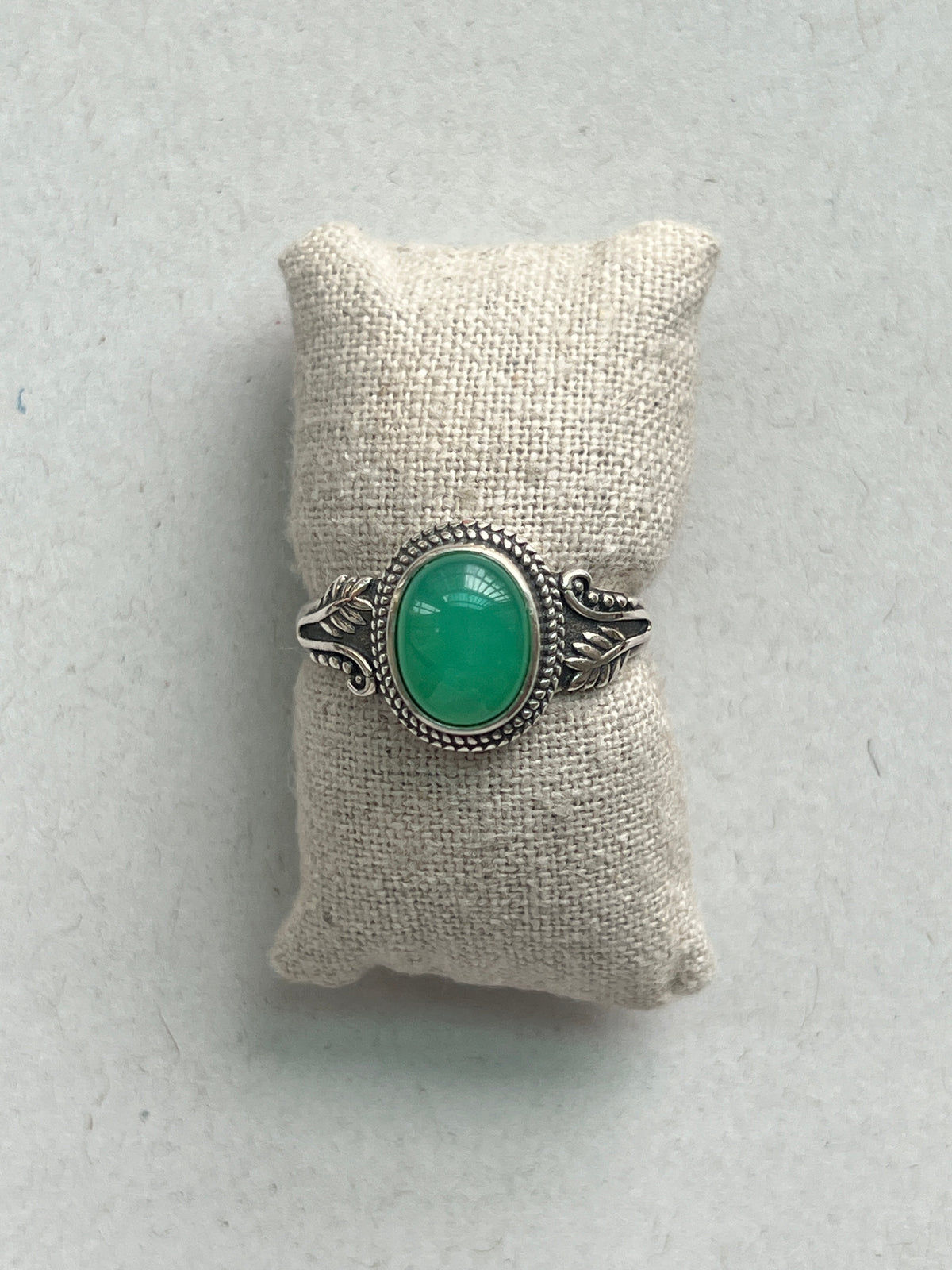 OVAL CHRYSOPRASE RING