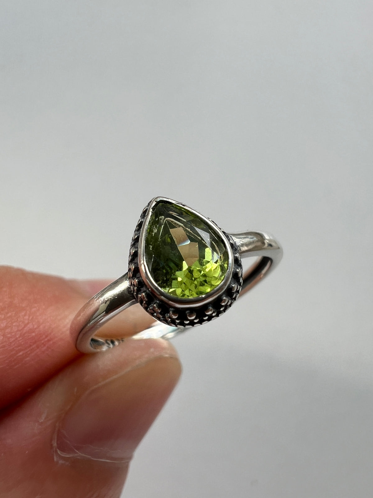 PERIDOT TEARDROP RING