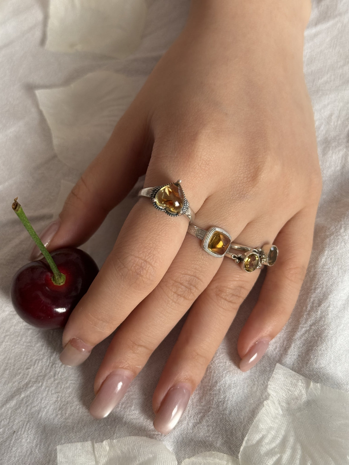 FLOWER AMBER HEART RING