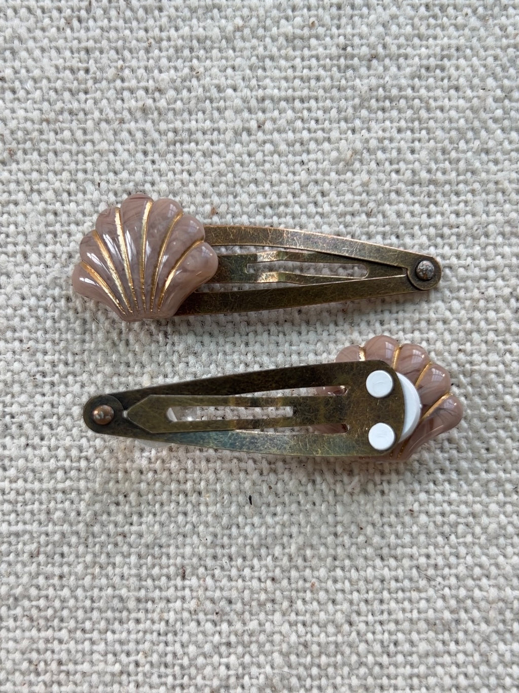 Vintage Seashell Hair Clip Set in Milky Coffee