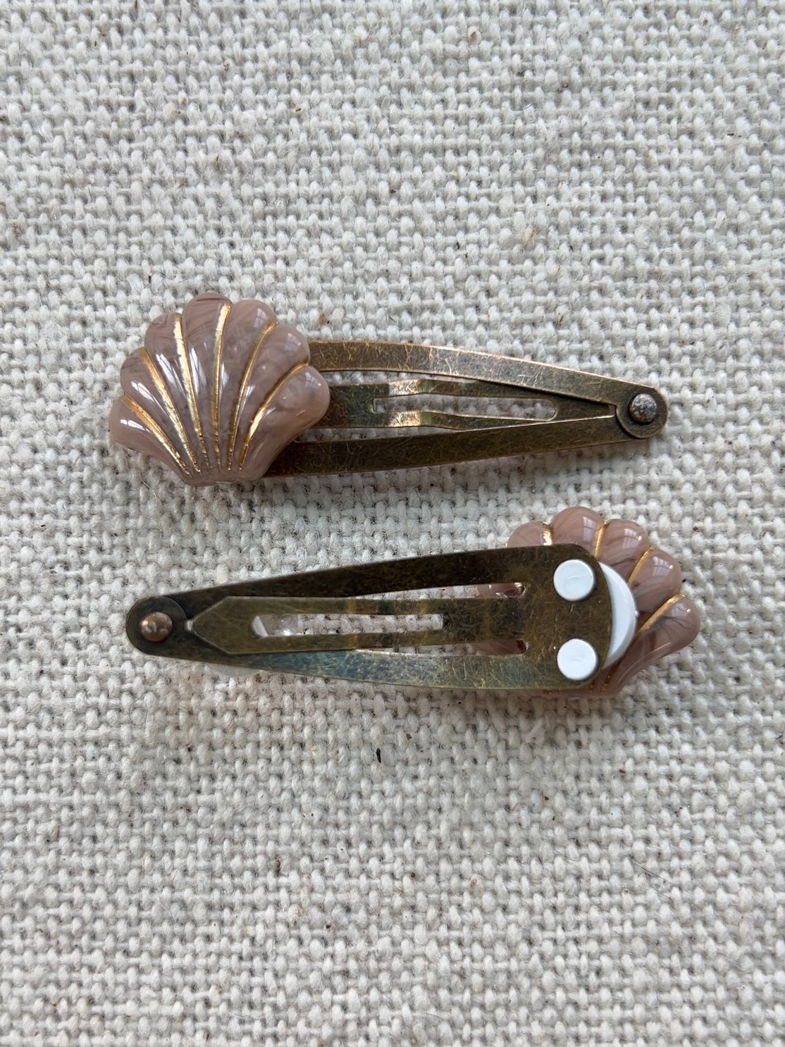 Vintage Seashell Hair Clip Set in Milky Coffee