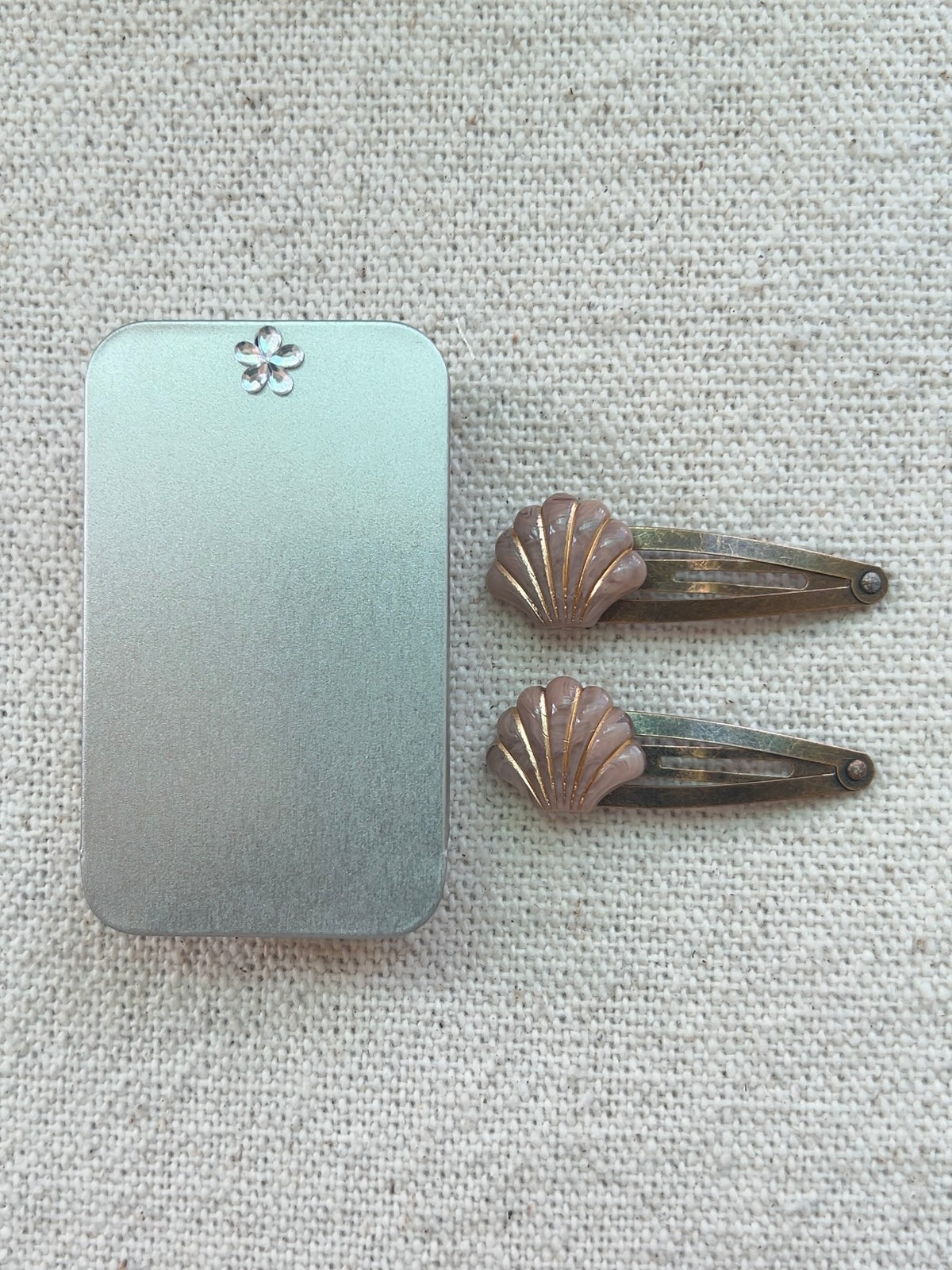 Vintage Seashell Hair Clip Set in Milky Coffee