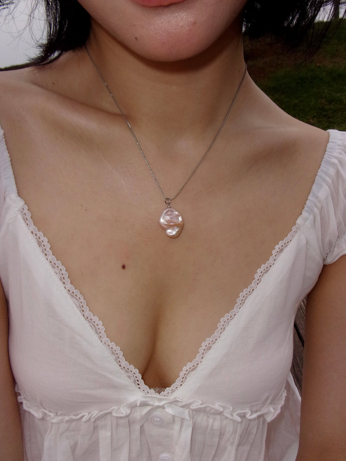 Petal Pearl Necklace 03