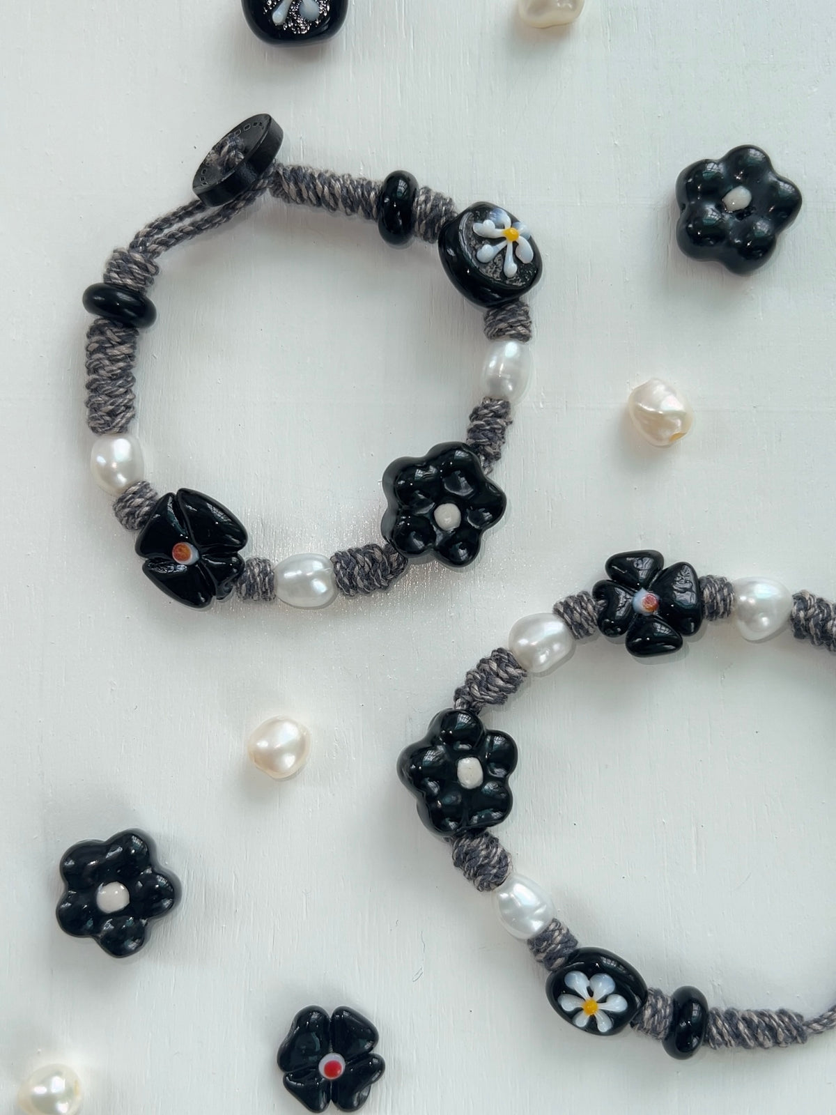 Blackflowers Bracelet