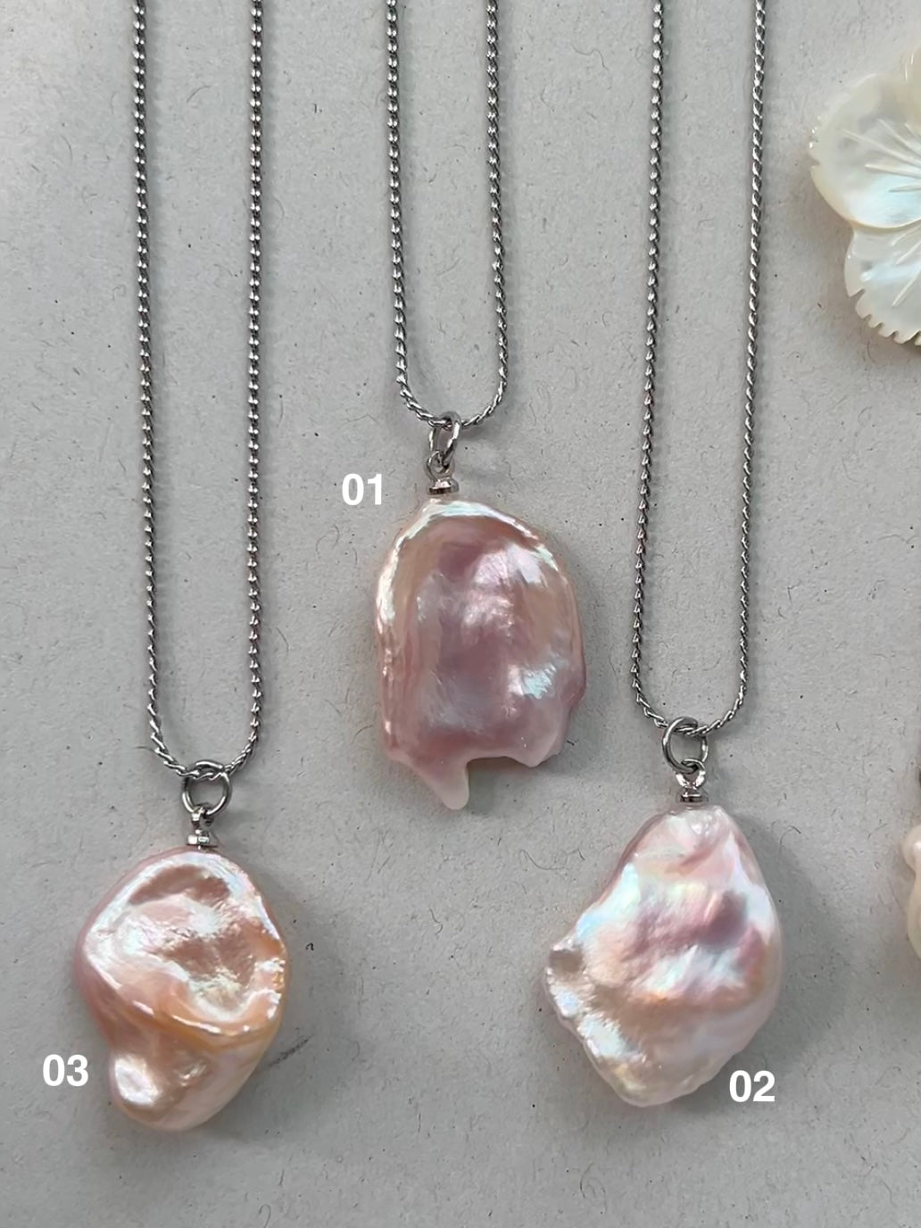 Petal Pearl Necklace 01