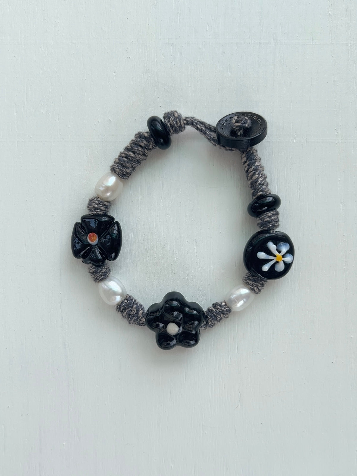 Blackflowers Bracelet
