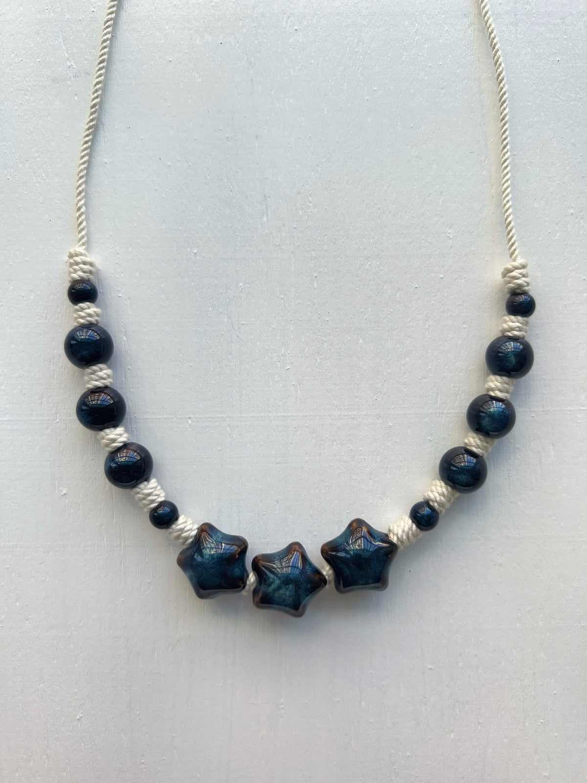 Navia Choker